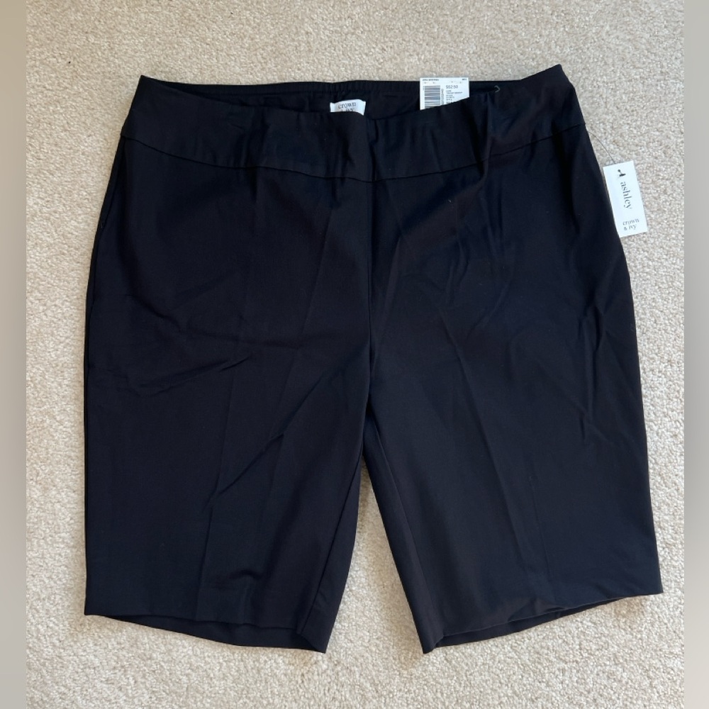 Ashley By 26 International Classic Black Women's Bermudas